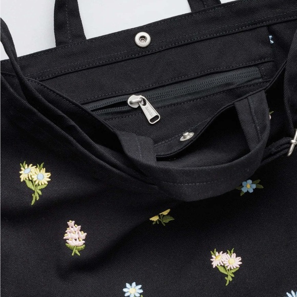 BAGGU Horizontal Duck Bag - Embroidered Ditsy Black Floral - Picture 2 of 5